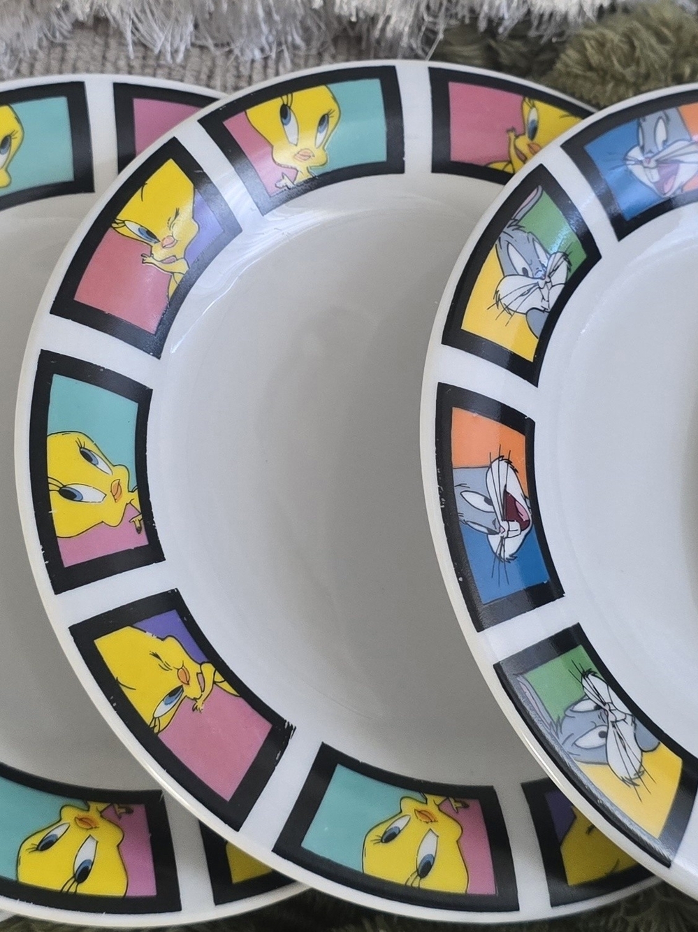 Looney Tunes Tweety & Bugs Bunny White Ceramic Dinner Plate - Set